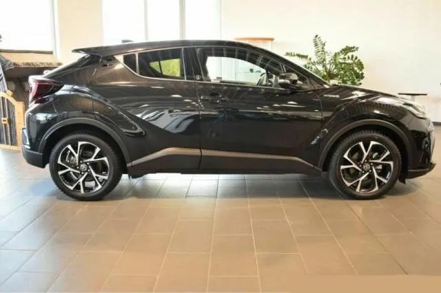 TOYOTA C-HR 1.8 Hybrid E-CVT Trend Image 4